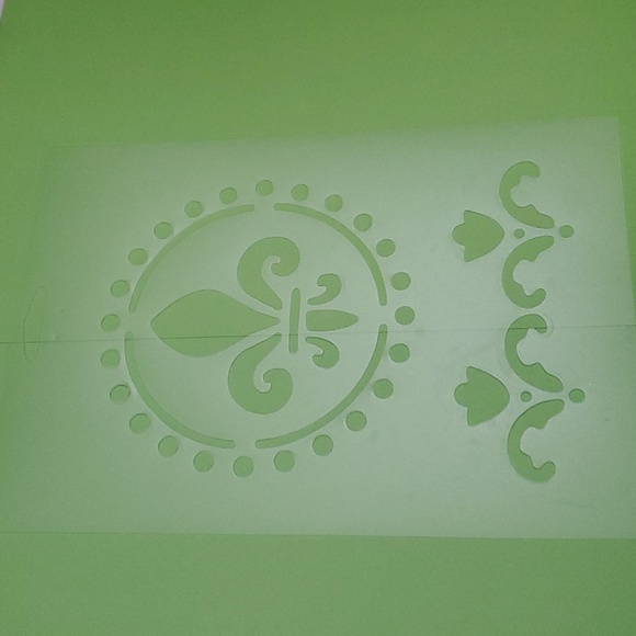 Assorted Art Stencils (13 total) - Picture 8 of 11